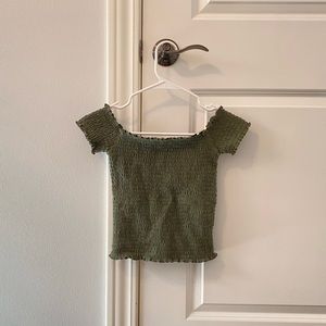 🍏 NWOT Hollister Smocked Off The Shoulder Top - XS